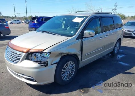 2013 Chrysler Town & Country Touring-L z USA, uszkodzony, nr VIN 2C4RC1CG1DR801836